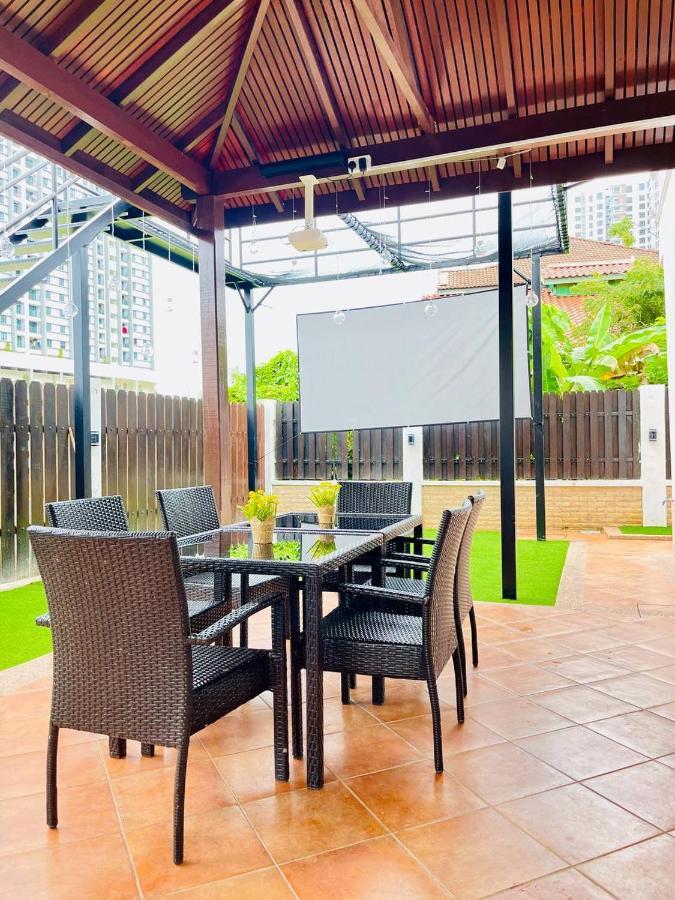 Trendy Family Getaway By Stayco - Mini-Pool, Outdoor Cinema, Air Loft, Ps4, Ktv - Just 2 Mins To Beach! Batu Feringgi Buitenkant foto